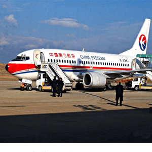中川航空托运航空快运业稳步发展的原因是什么？